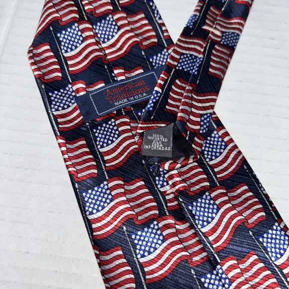 American Traditions Men's Neck Tie USA FLAGS Silk EUC Red White Blue 59" x 3 3/4 - Picture 2 of 6